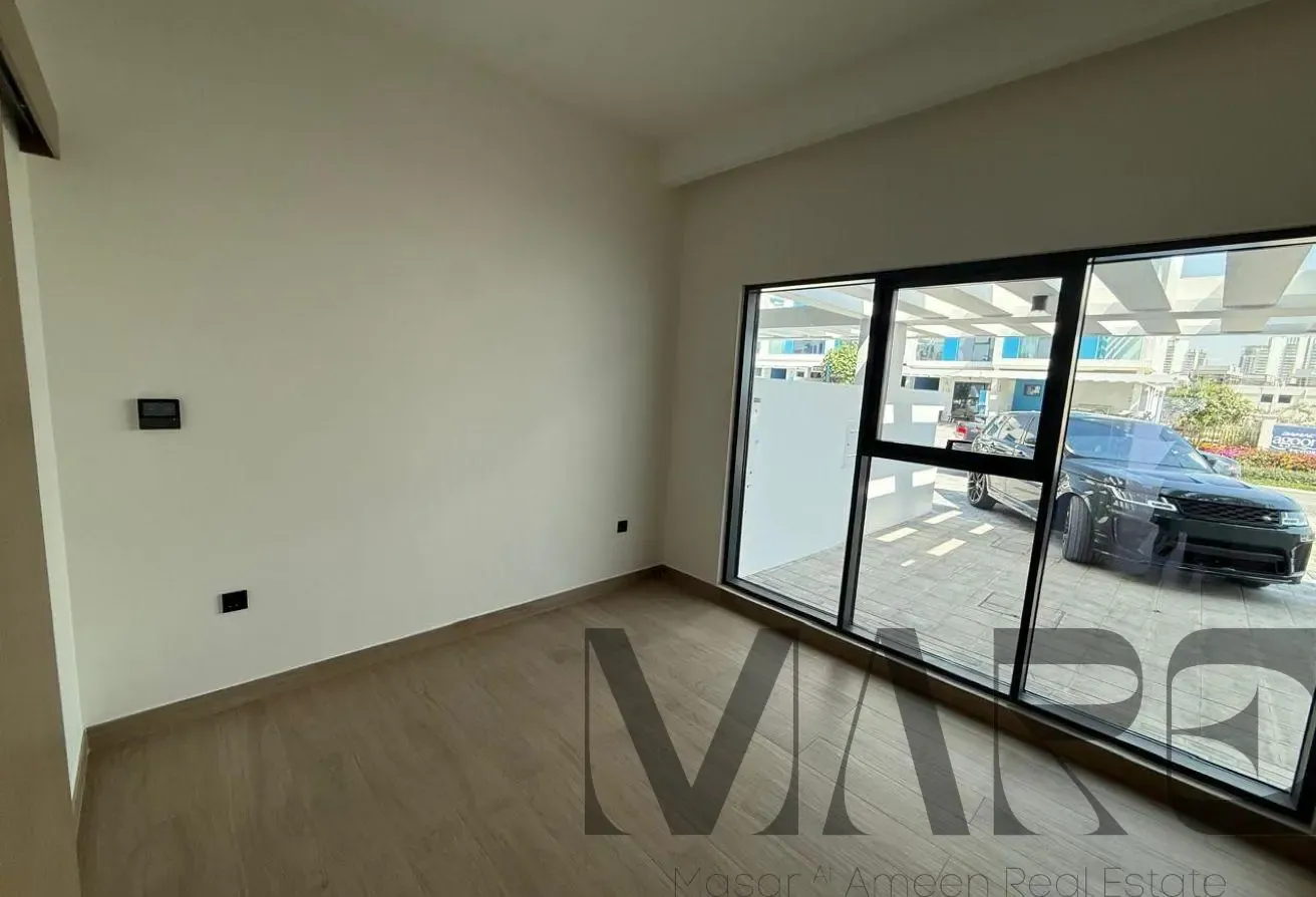 Exclusive | Biggest Plot | No Agents | Corner End