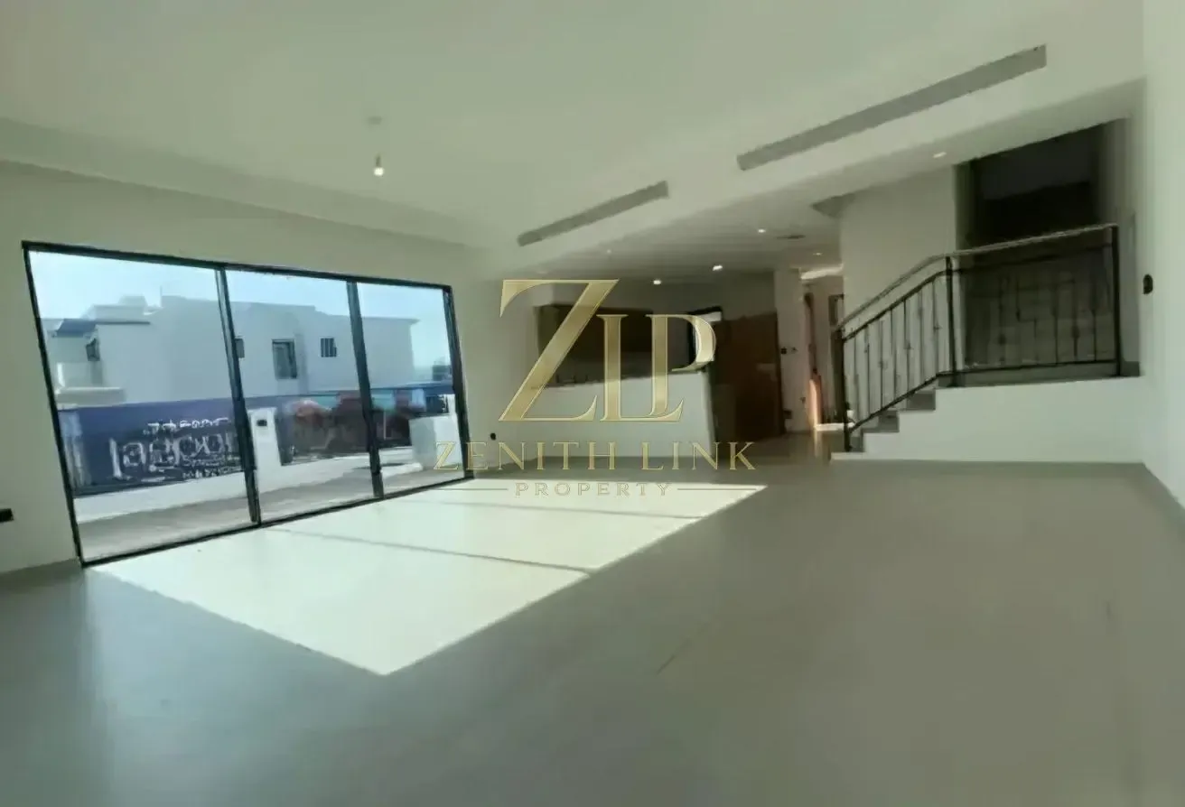 Vacant & Brand New | Spacious & Luxury Townhouse