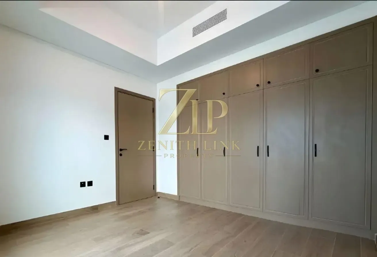 Vacant & Brand New | Spacious & Luxury Townhouse