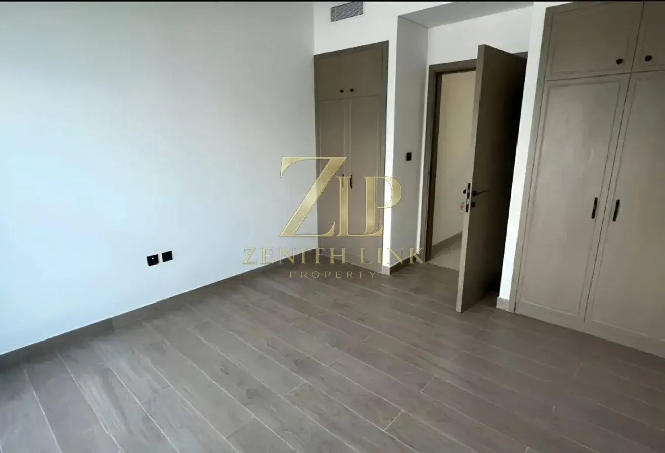 Vacant & Brand New | Spacious & Luxury Townhouse
