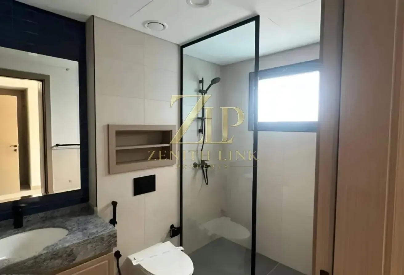 Vacant & Brand New | Spacious & Luxury Townhouse