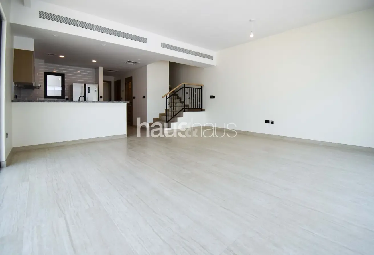 Elegant| Close to Azure Lagoon| Ready| Area Expert