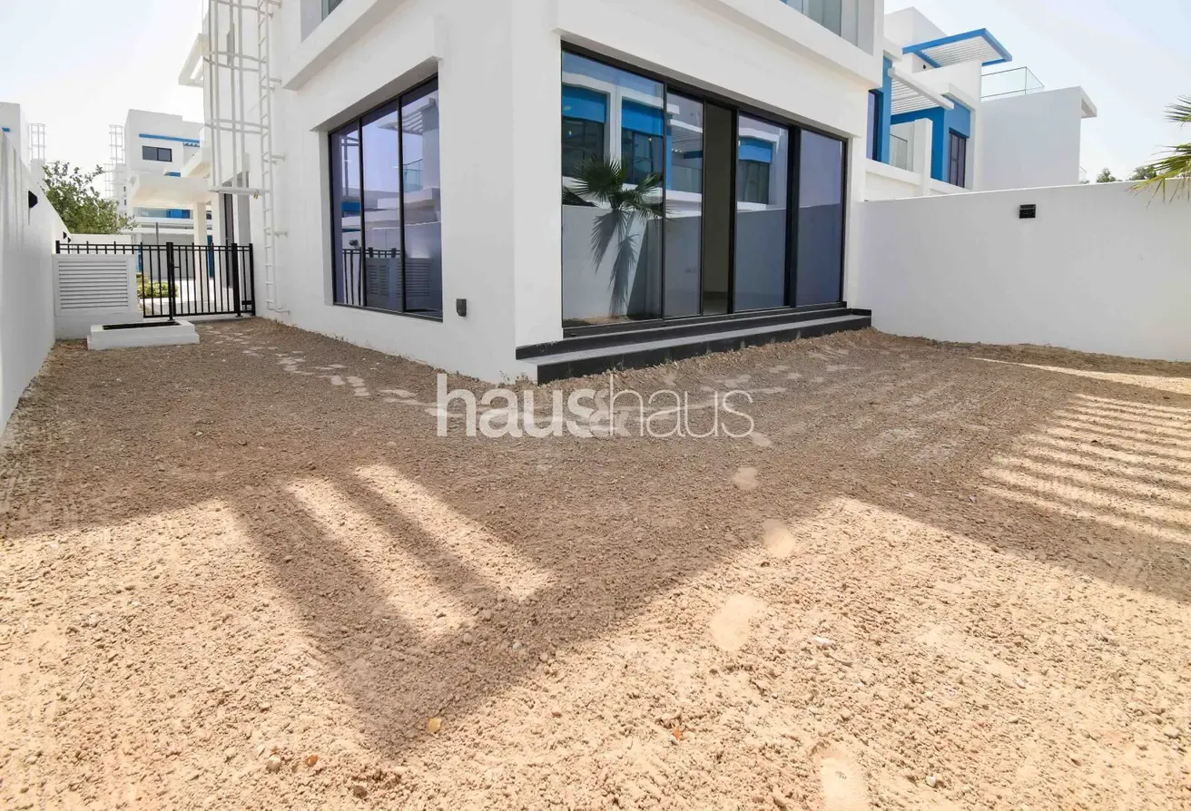 Elegant| Close to Azure Lagoon| Ready| Area Expert