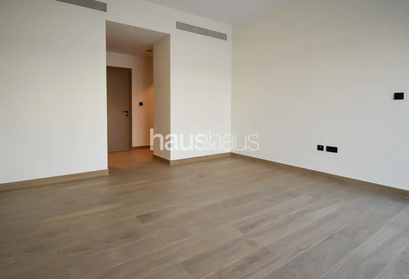 Elegant| Close to Azure Lagoon| Ready| Area Expert