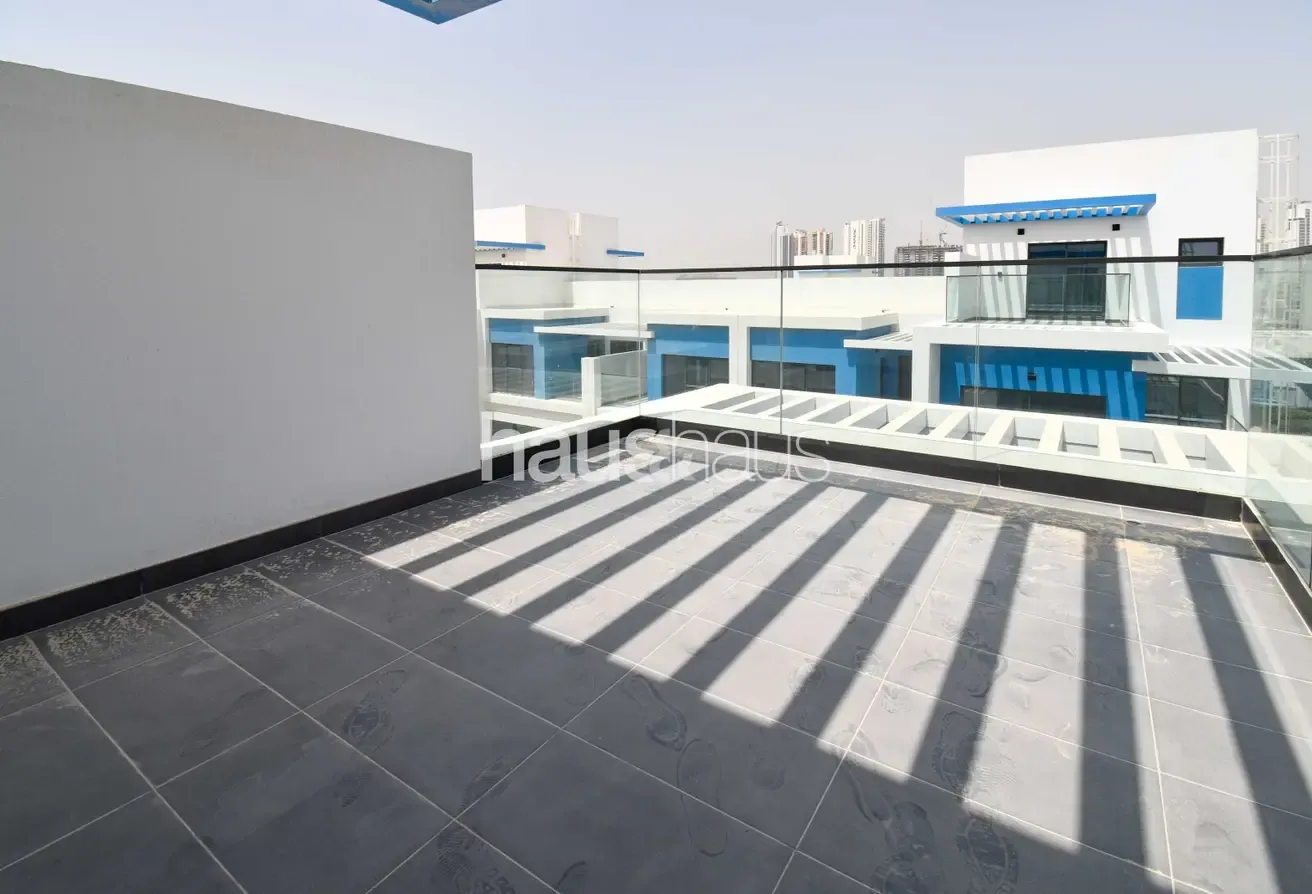 Elegant| Close to Azure Lagoon| Ready| Area Expert