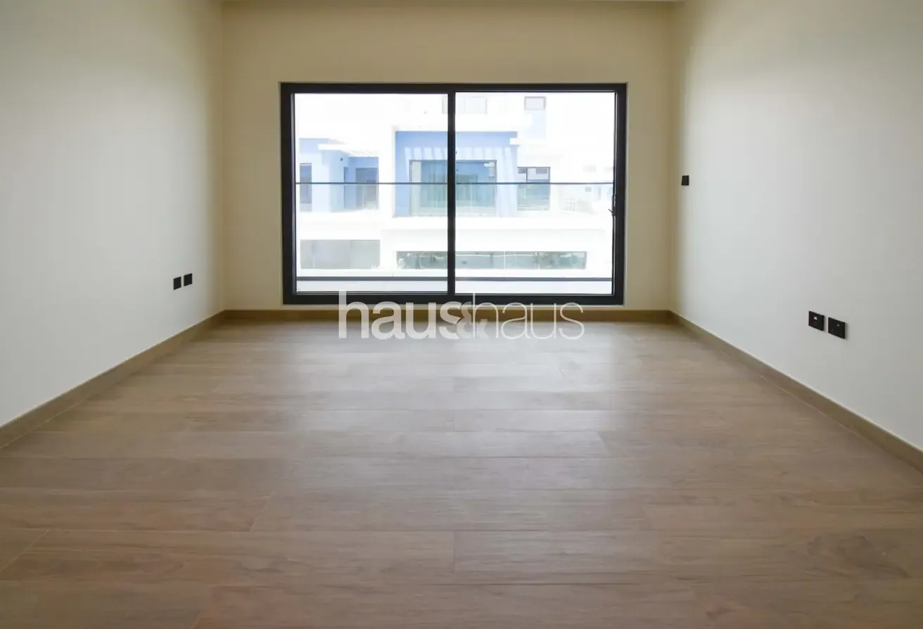 Elegant| Close to Azure Lagoon| Ready| Area Expert
