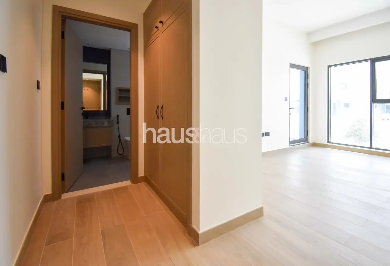 Elegant| Close to Azure Lagoon| Ready| Area Expert