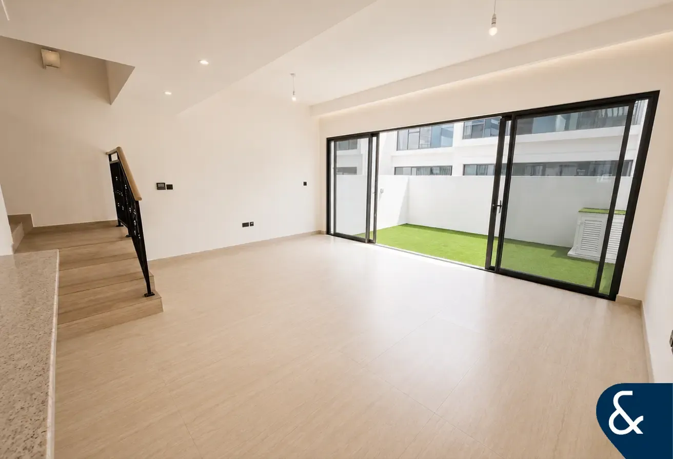 4 Bed | Close to Lagoon | Family Townhouse