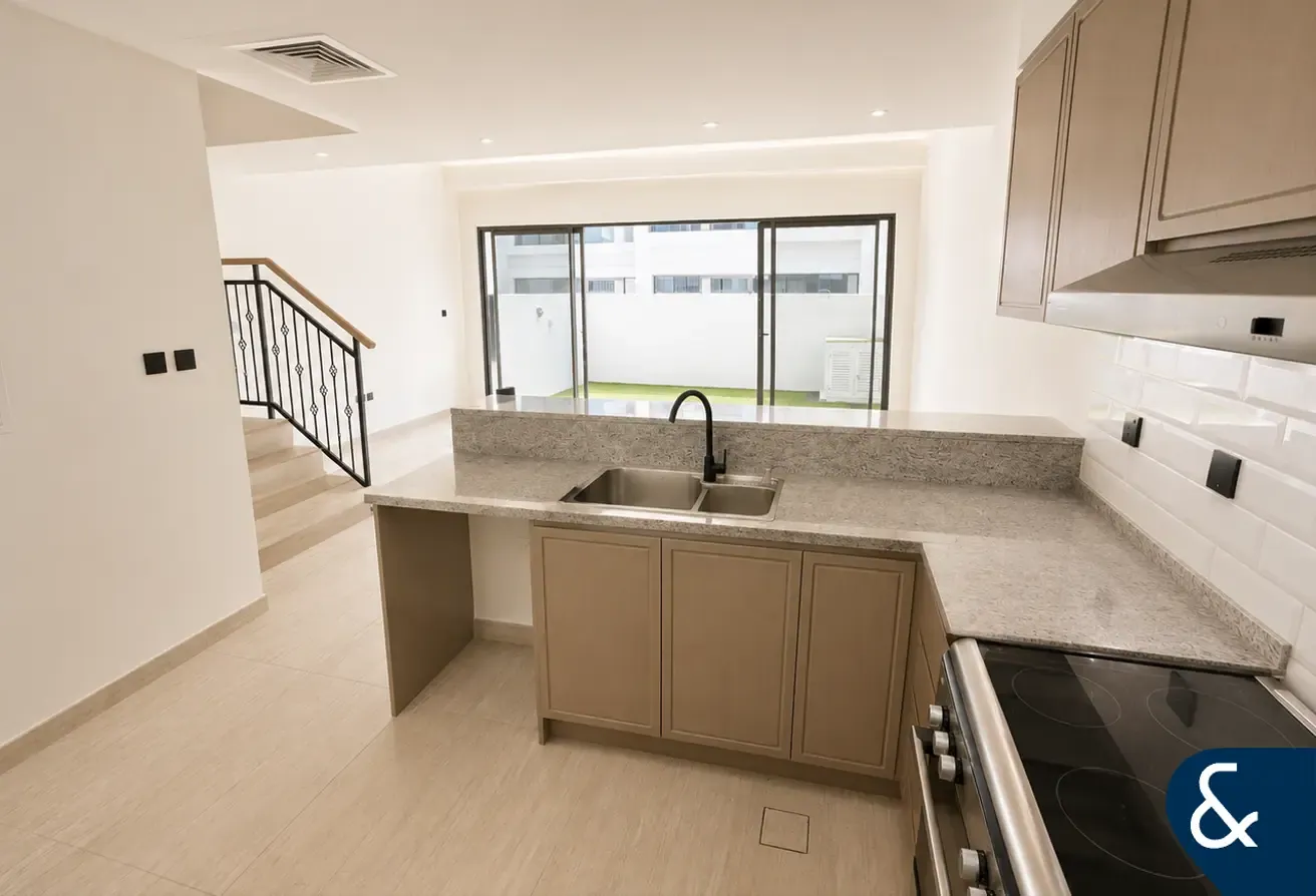 4 Bed | Close to Lagoon | Family Townhouse