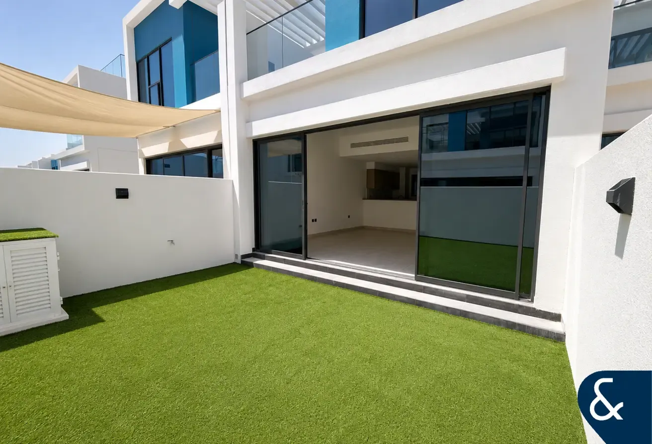 4 Bed | Close to Lagoon | Family Townhouse