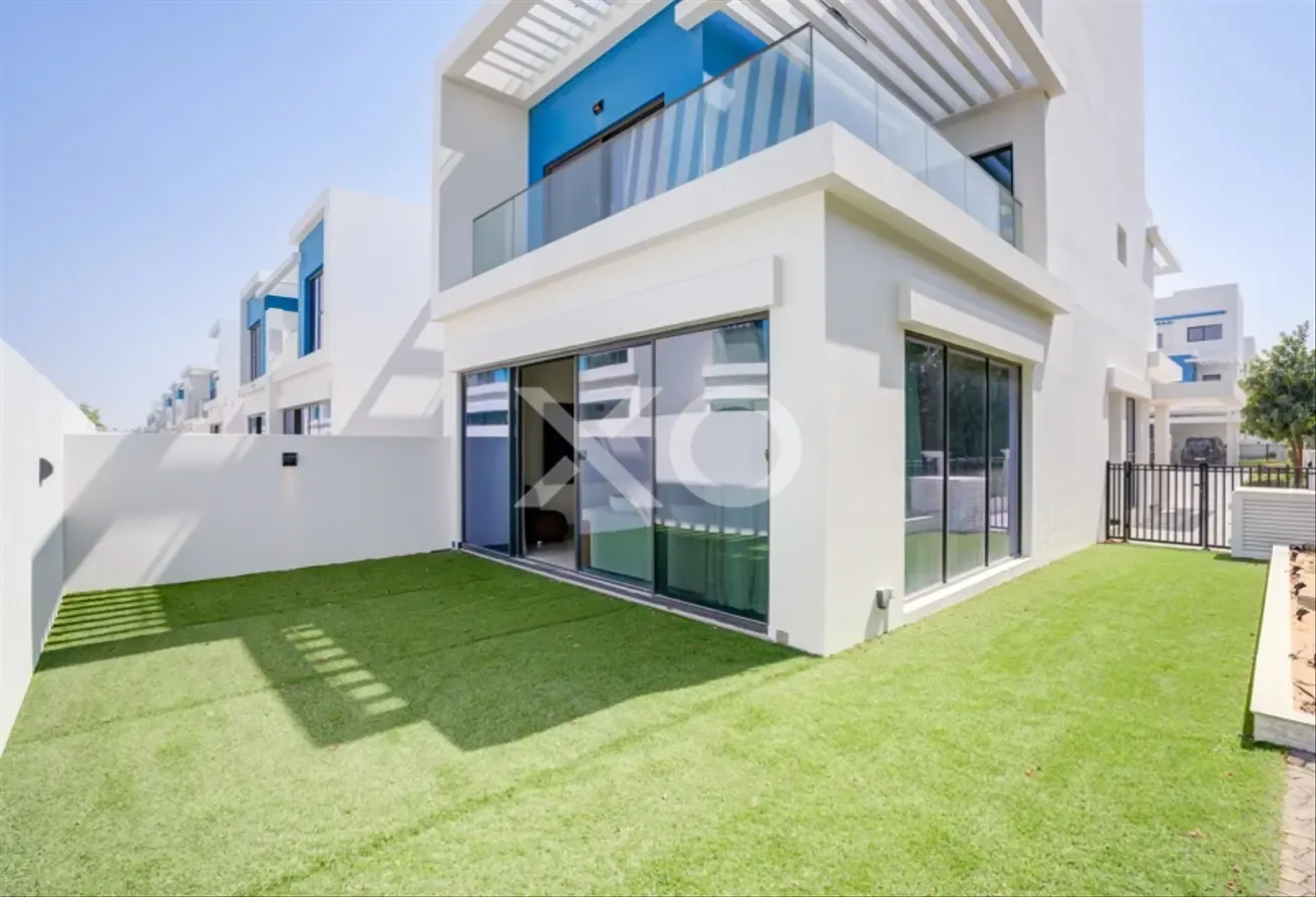 5BR | End Corner TH | Landscape Garden