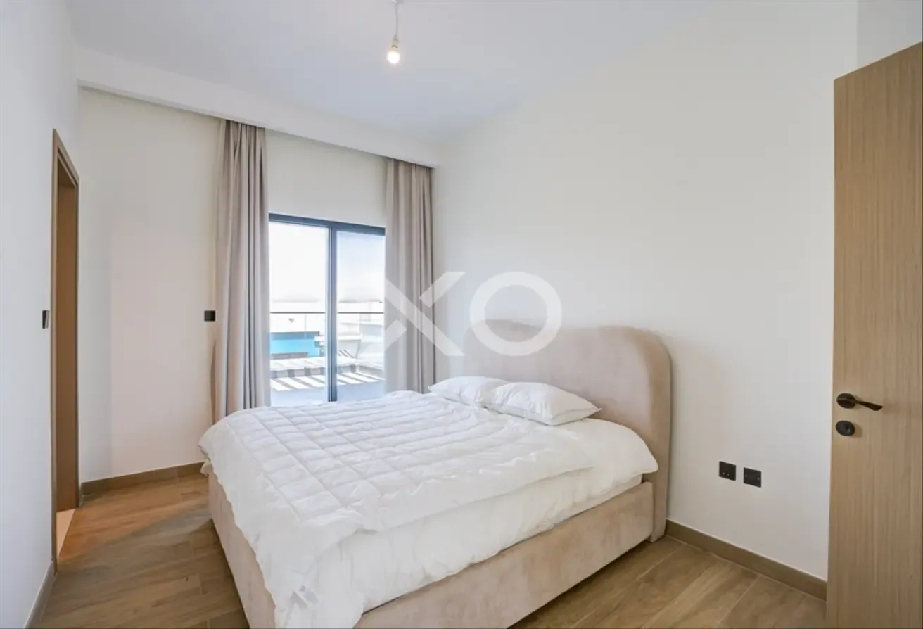5BR |  End Corner TH | Landscape Garden