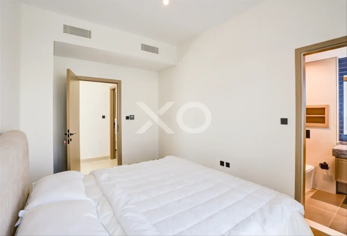 5BR |  End Corner TH | Landscape Garden