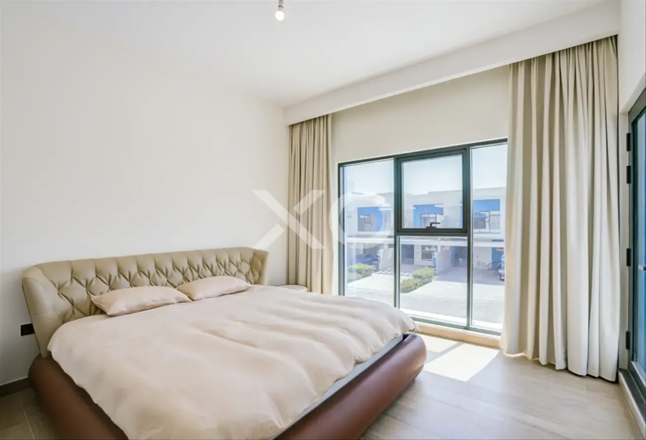 5BR |  End Corner TH | Landscape Garden