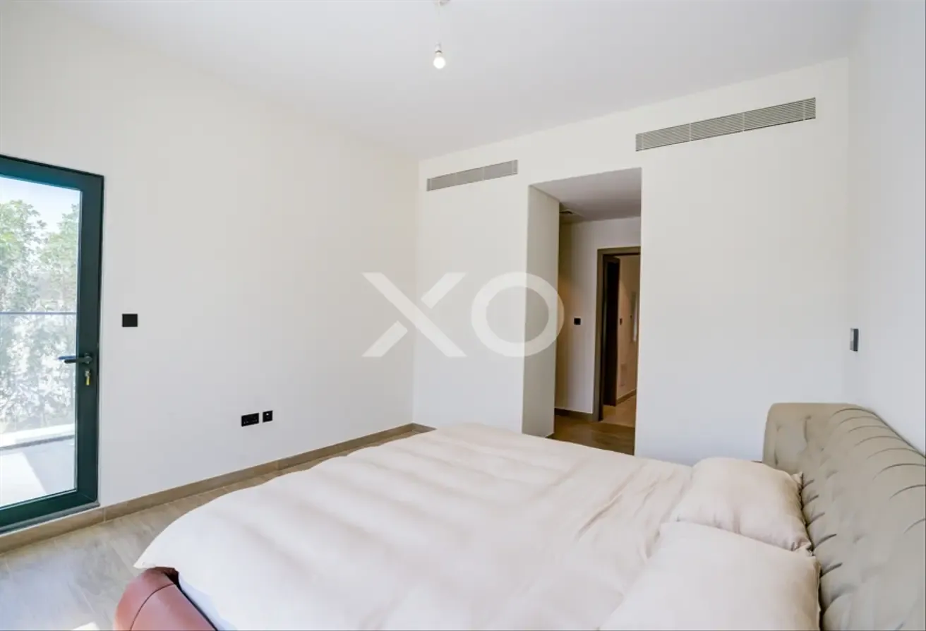 5BR |  End Corner TH | Landscape Garden