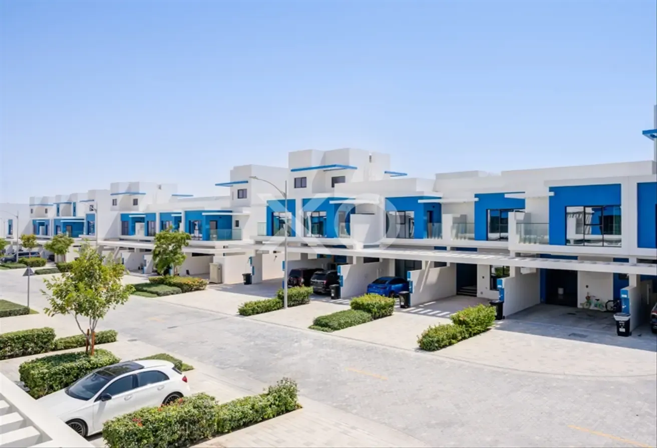 5BR |  End Corner TH | Landscape Garden
