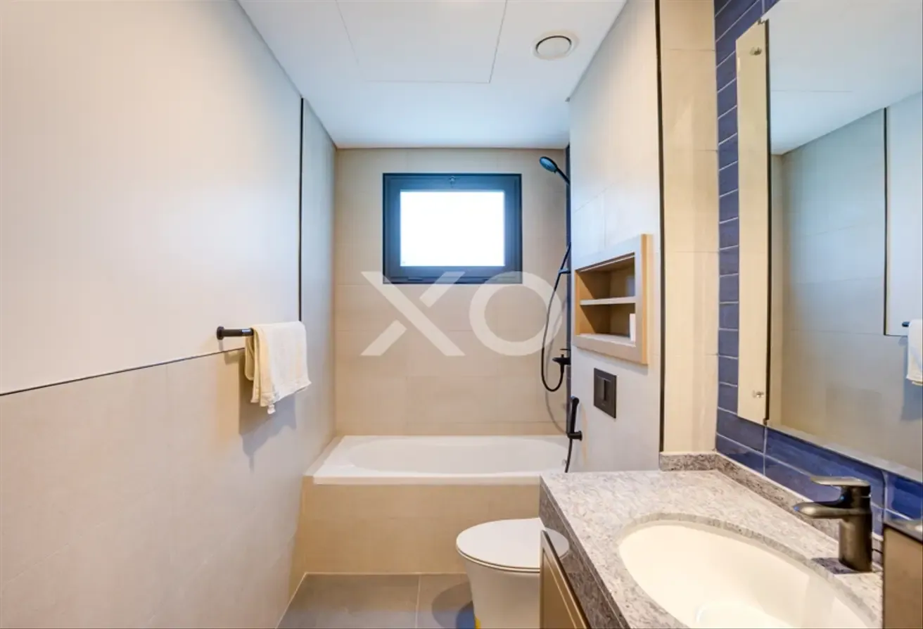 5BR |  End Corner TH | Landscape Garden