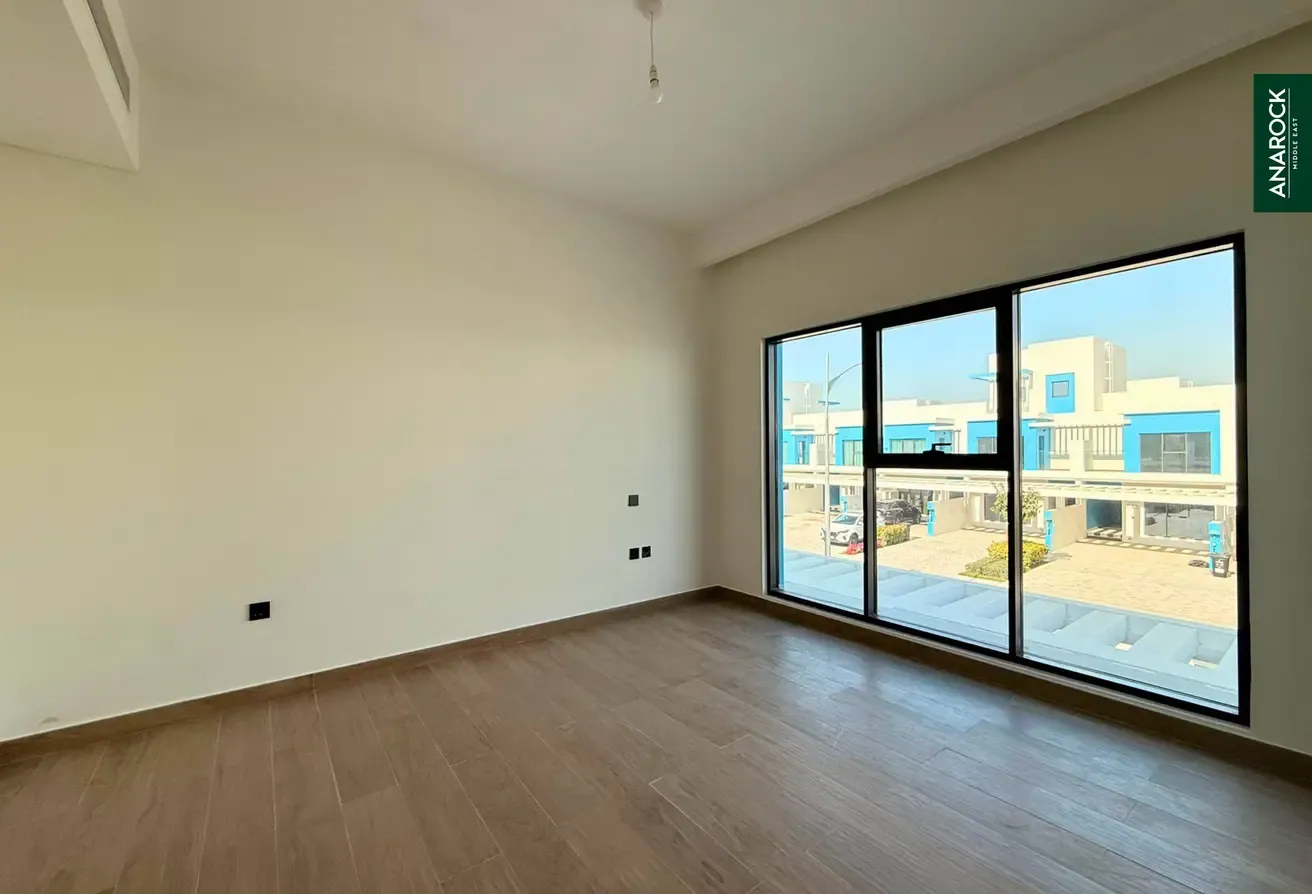 Single Row | Community View | Ready To Move