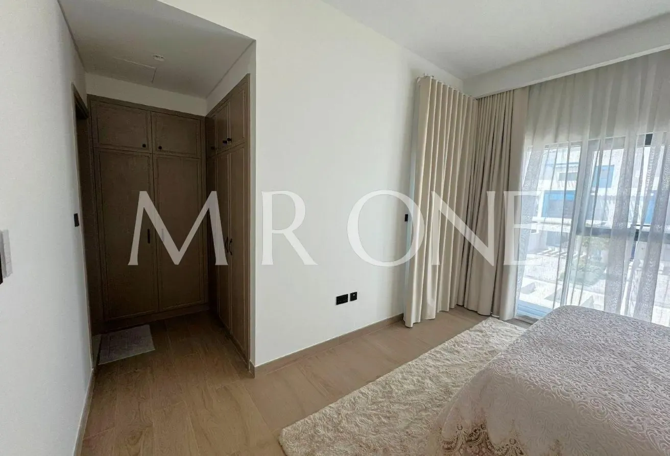 Large Layout | Single Row | Park View