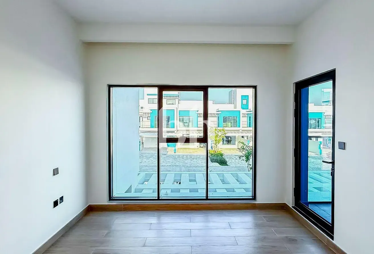 Modern Townhouse | Prime Location | Near Park