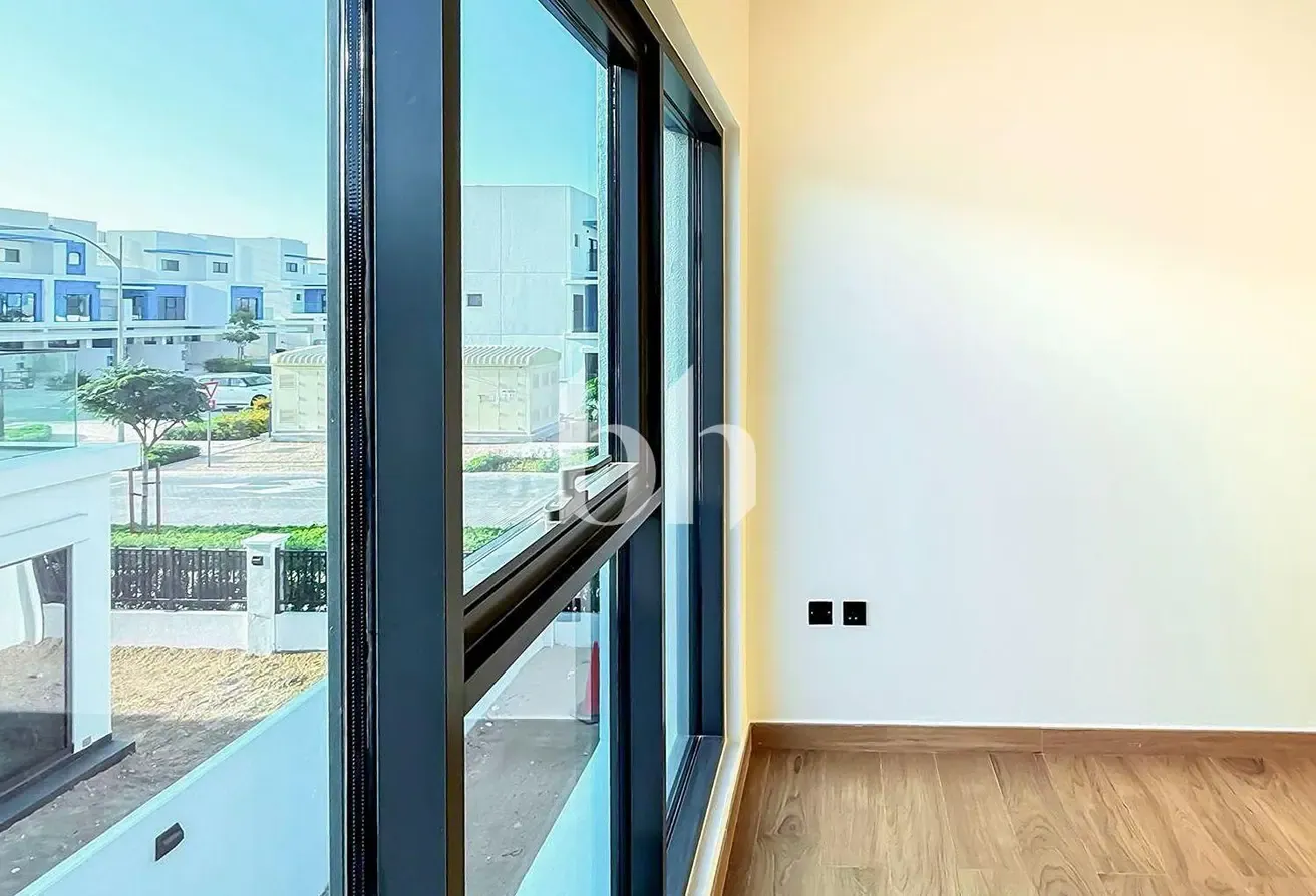 Modern Townhouse | Prime Location | Near Park