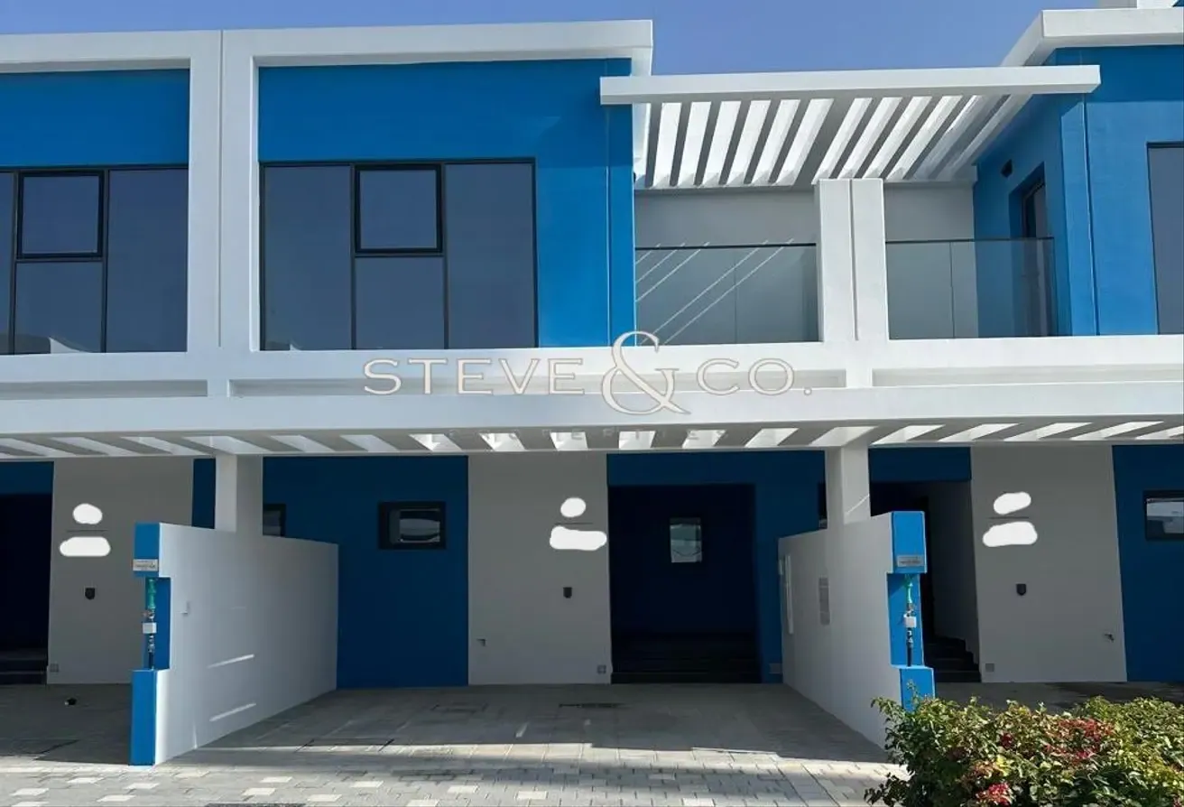 Single Row | Near to Pool and Park | Keys in Hand