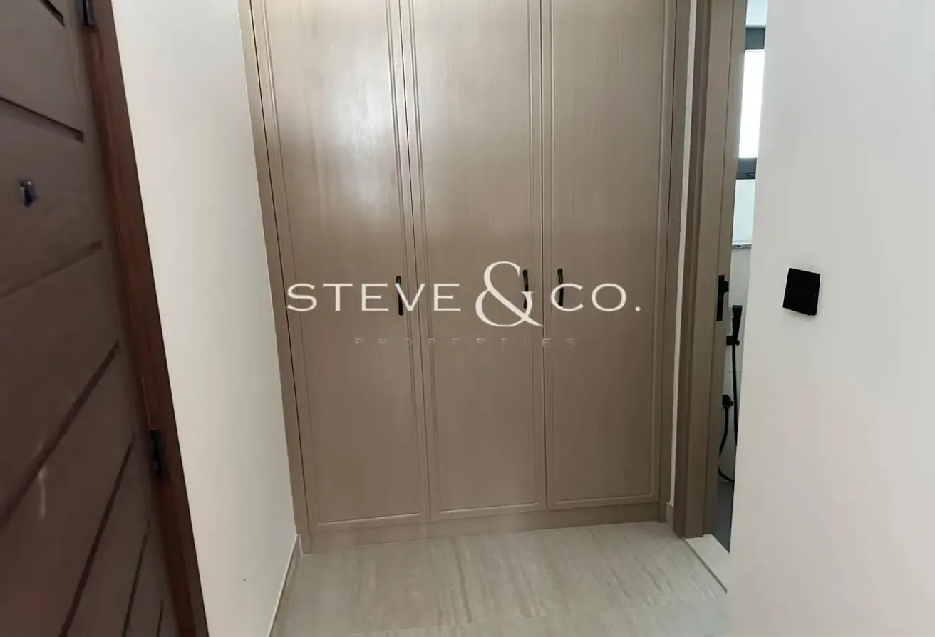 Single Row | Near to Pool and Park | Keys in Hand
