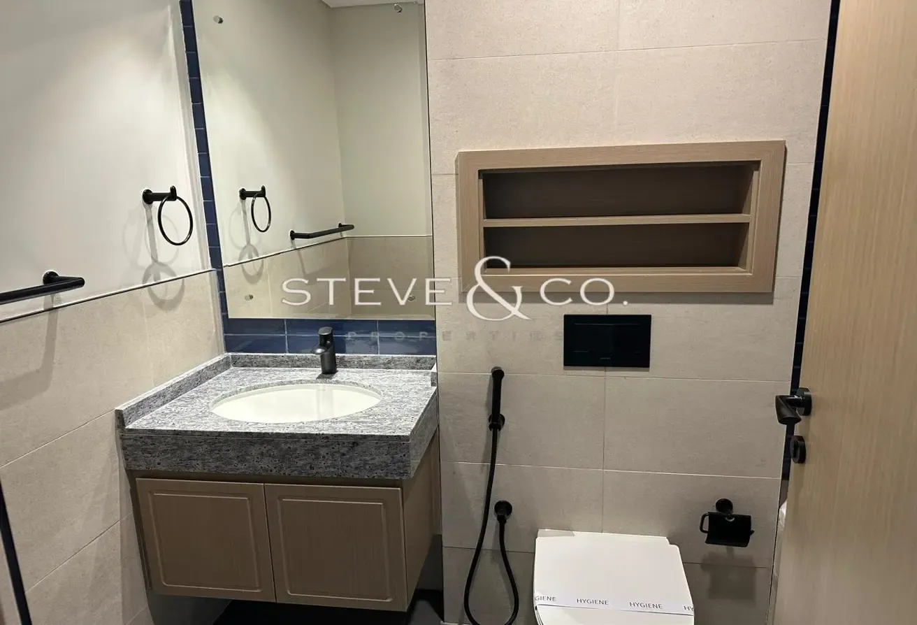 Single Row | Near to Pool and Park | Keys in Hand