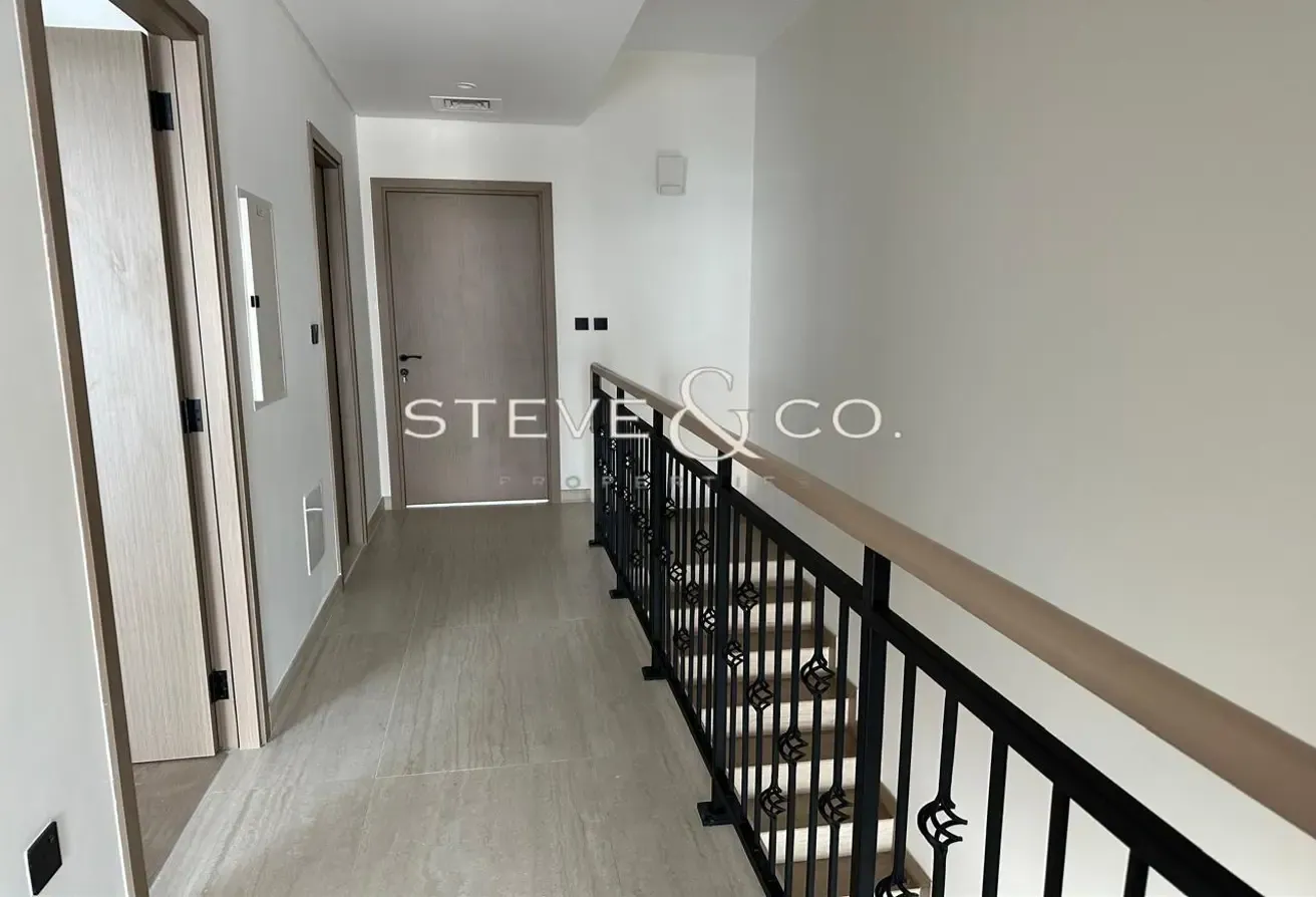 Single Row | Near to Pool and Park | Keys in Hand