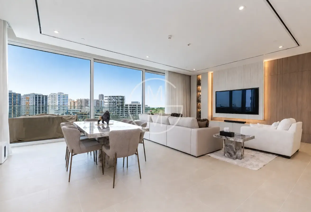 2 Bed | Dual Aspect | Partial Upgrade