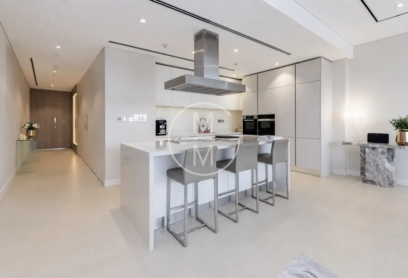 2 Bed | Dual Aspect | Partial Upgrade