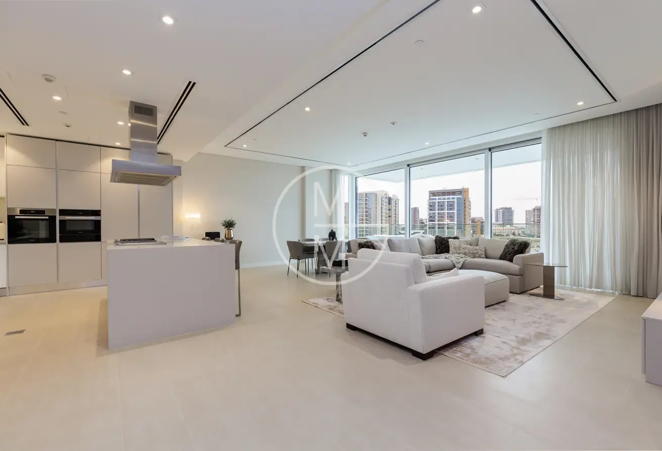 2 Bed | Dual Aspect | Partial Upgrade