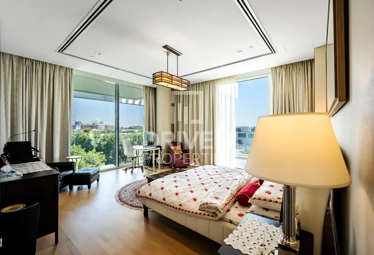 Exclusive | Vacant on Transfer | Modern Layout
