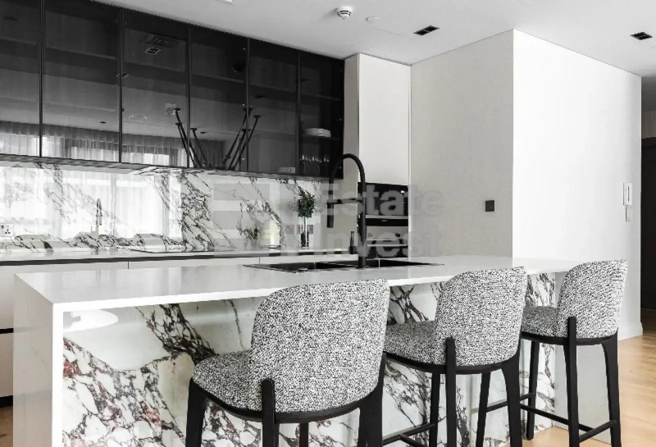 RENTED / FULLY FURNISHED / OFFICE ROOM
