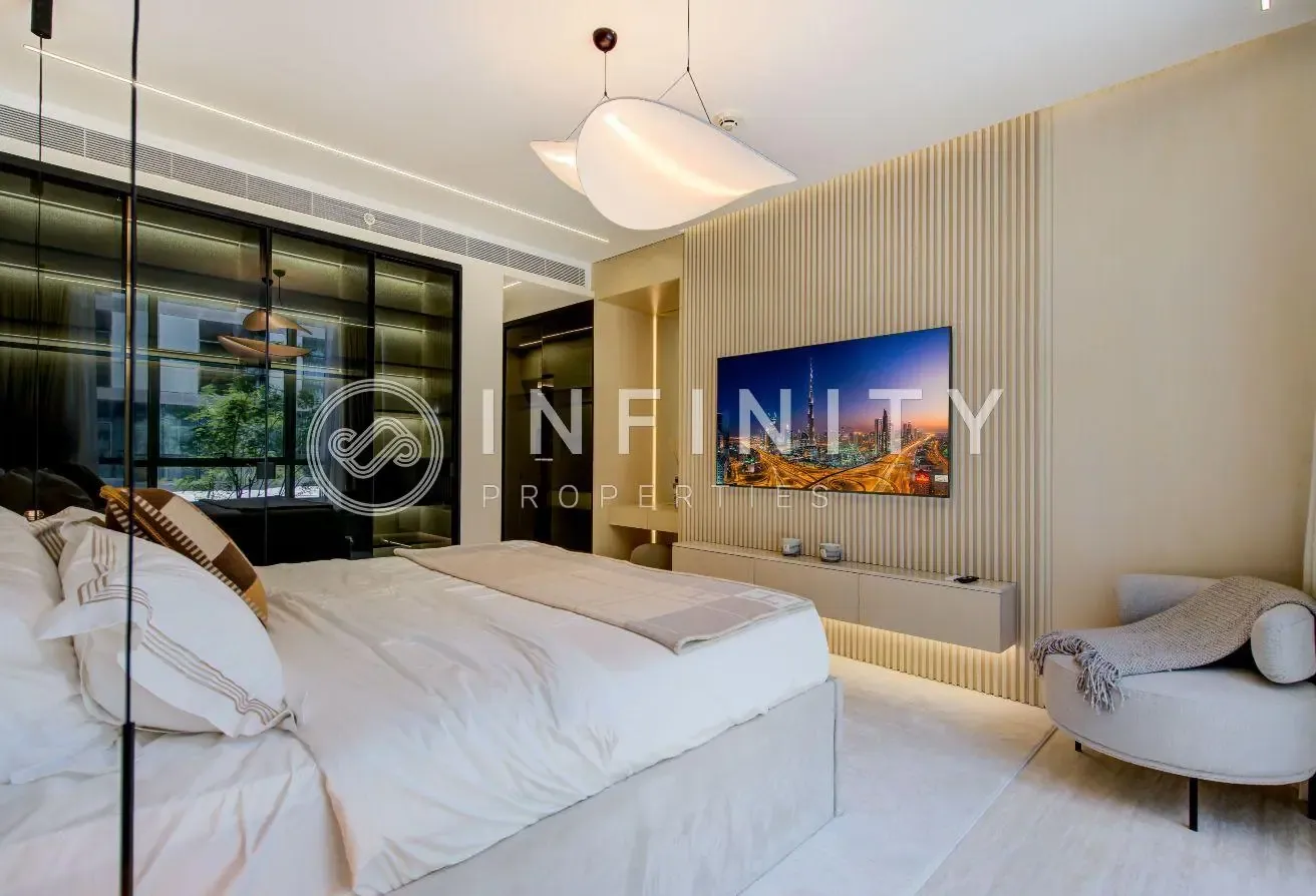 Vacant | Bespoke Luxury | Fully Renovated