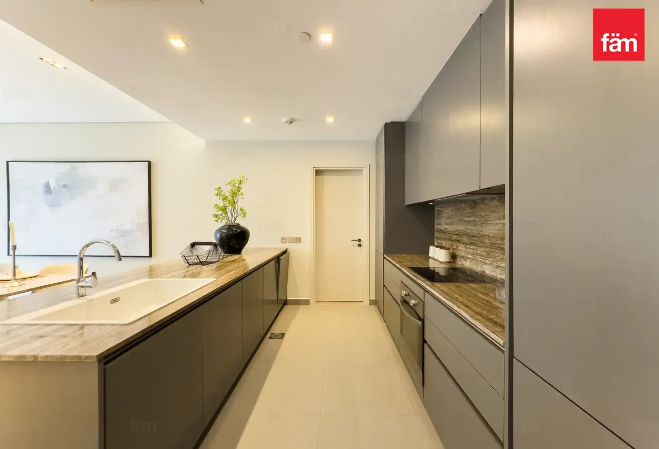 Vacant New Unit | Upgraded & Furnished
