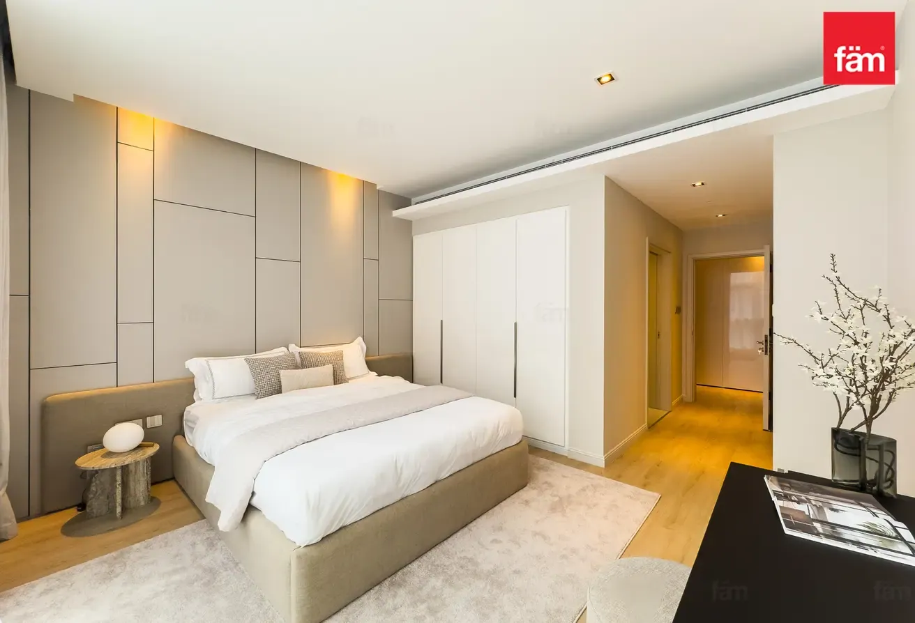 Vacant New Unit | Upgraded & Furnished