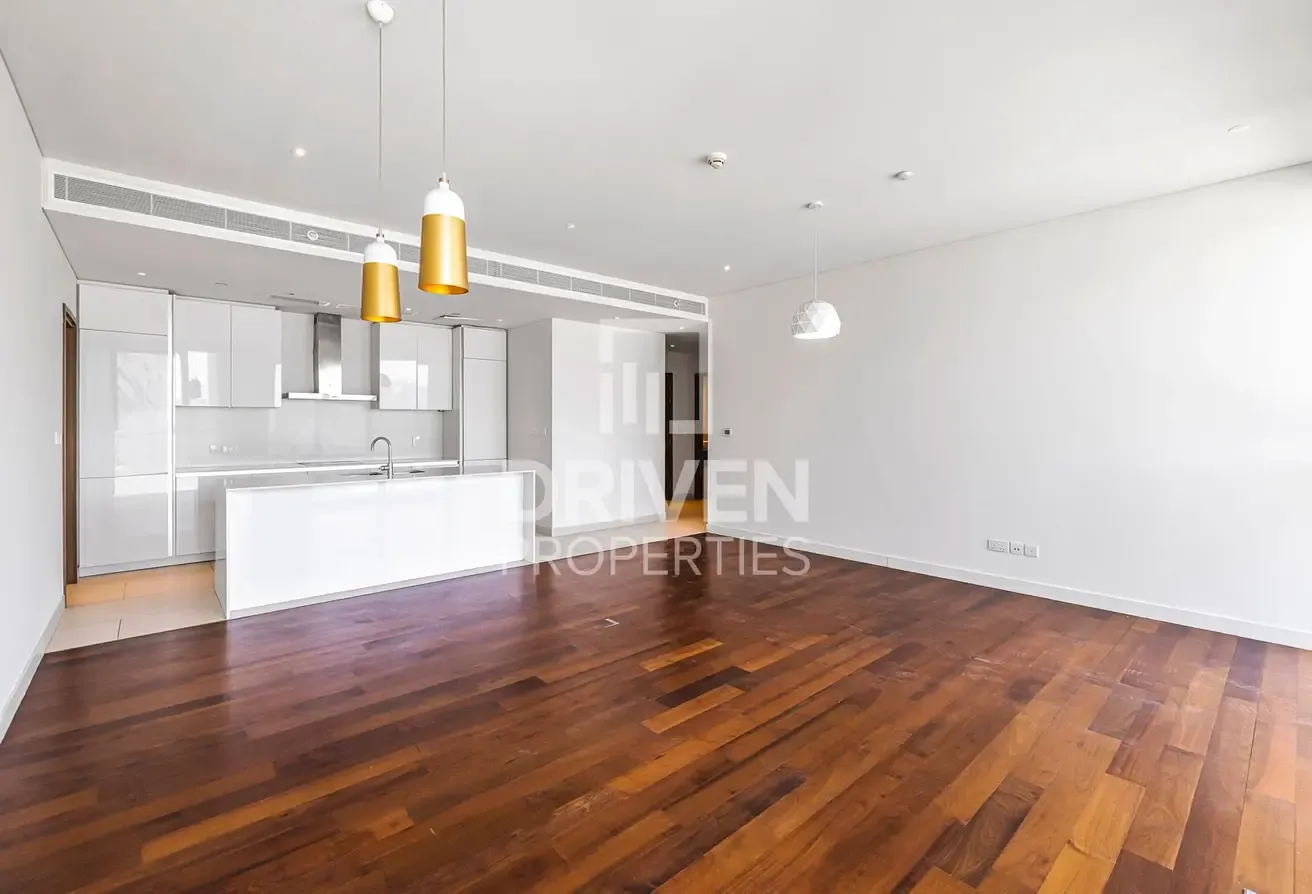 Large Layout | Top Location | Prime Amenities