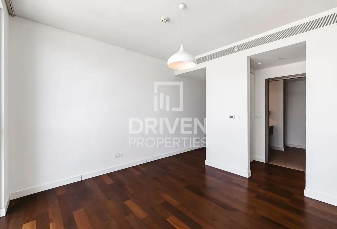 Large Layout | Top Location | Prime Amenities