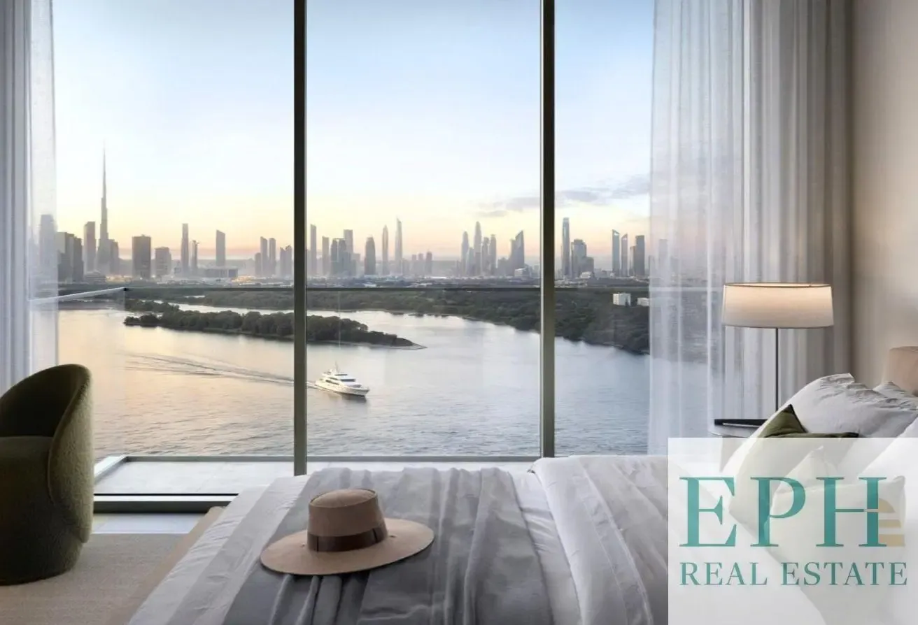 PREMIUM LIVING | ICONIC WATERFRONT | MID-FLOOR