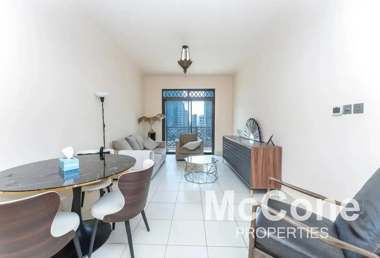 Large Layout | Park View | Vacant