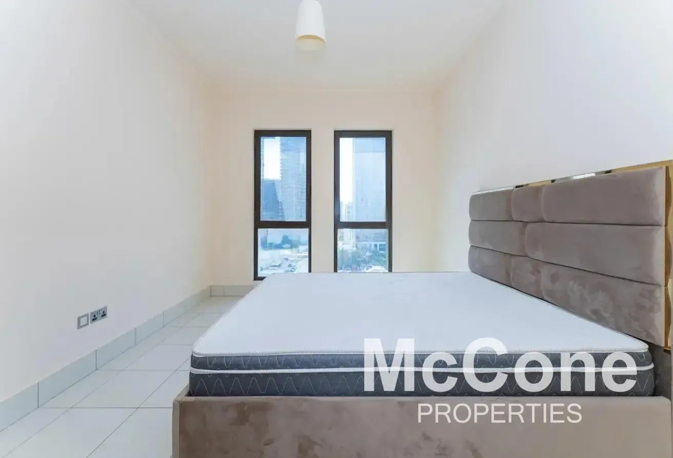 Large Layout | Park View | Vacant
