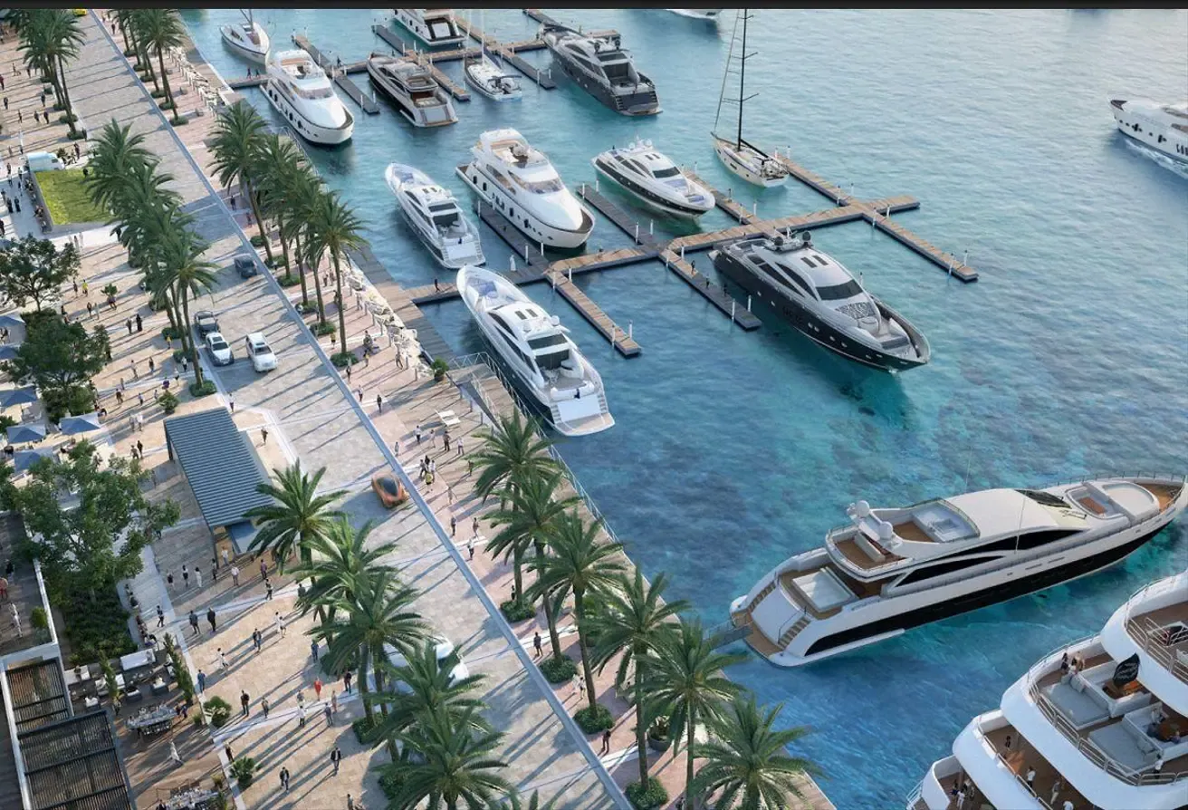 Prime Location|Beachfront|Spacious