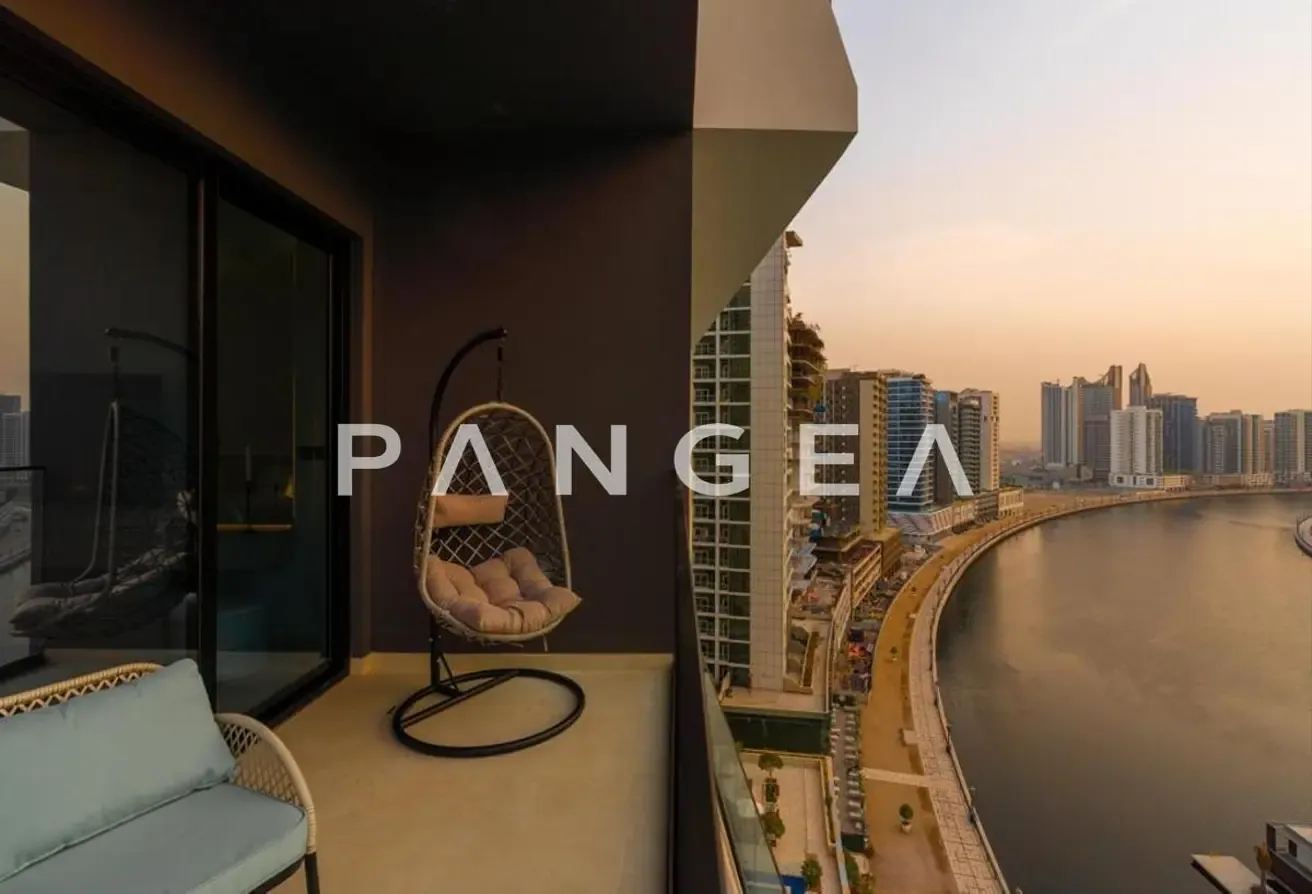 Best Price | Burj Khalifa and Canal View | Big Balocny