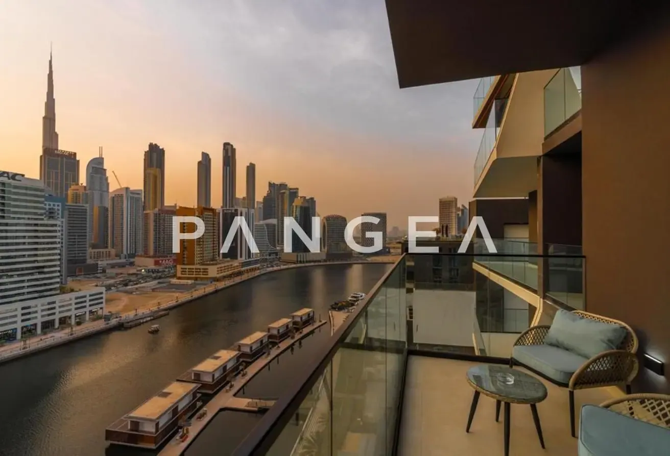 Best Price | Burj Khalifa and Canal View | Big Balocny