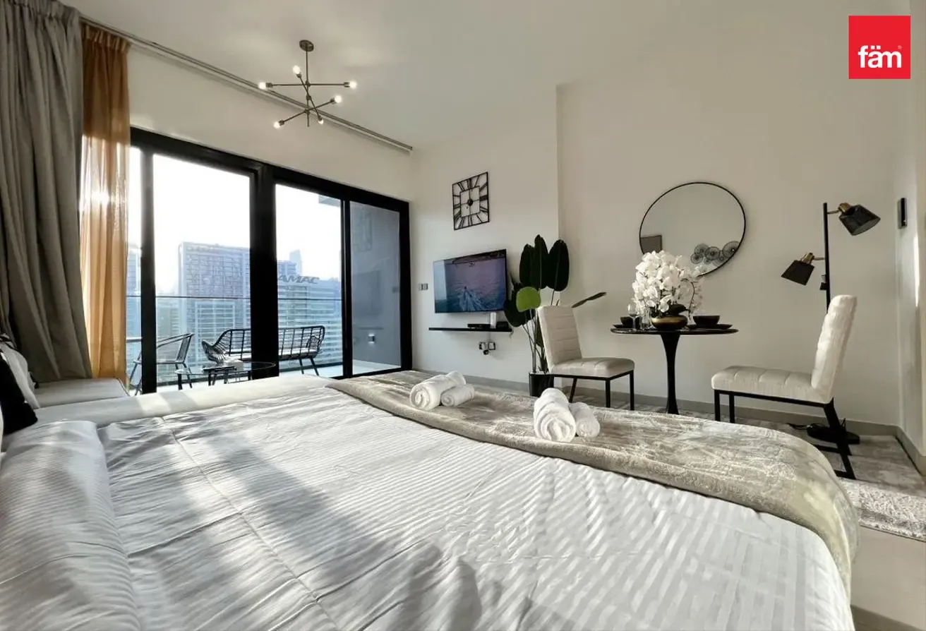 Fully furnished | Burj & Canal View | Tenanted
