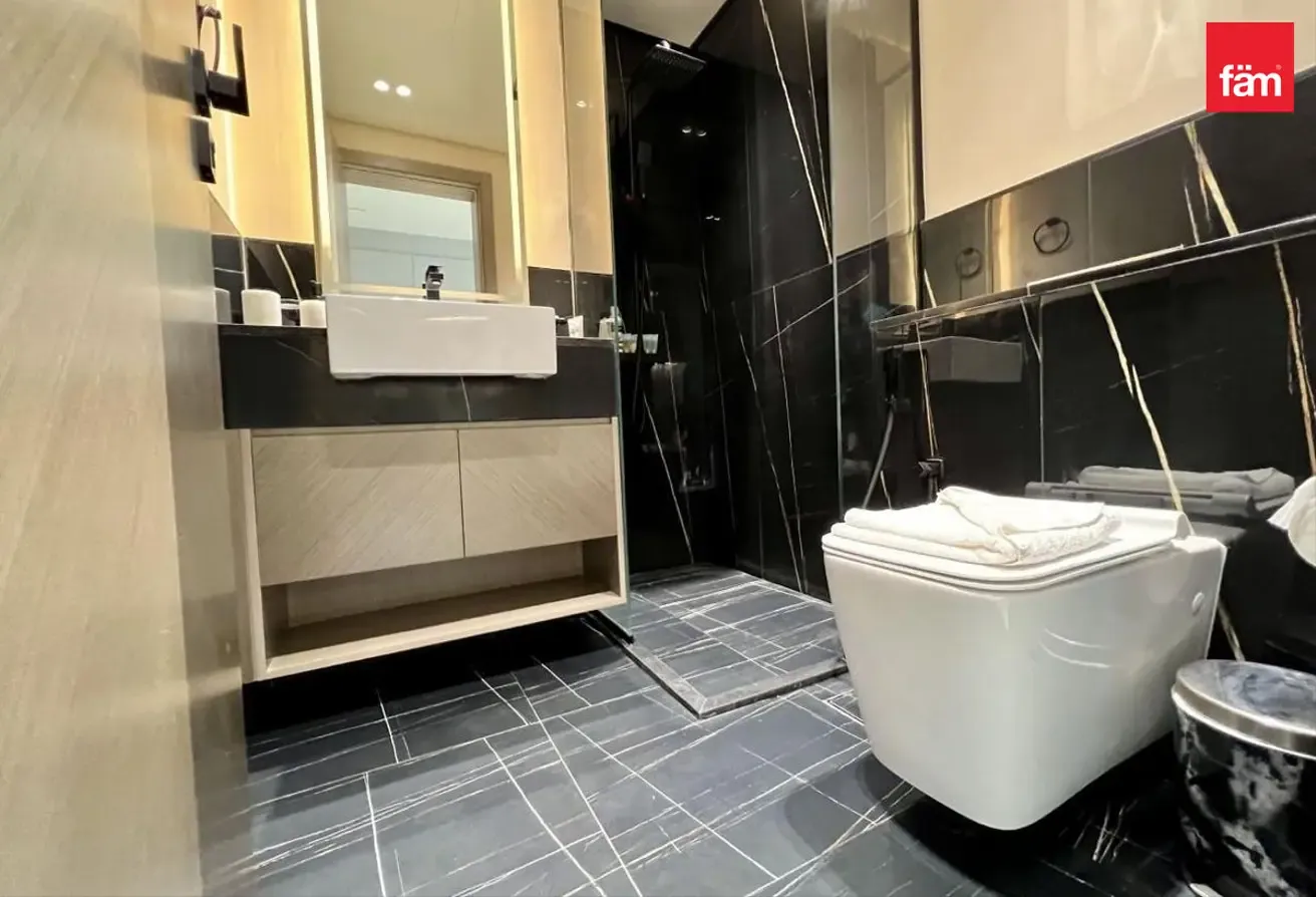 Fully furnished | Burj & Canal View | Tenanted