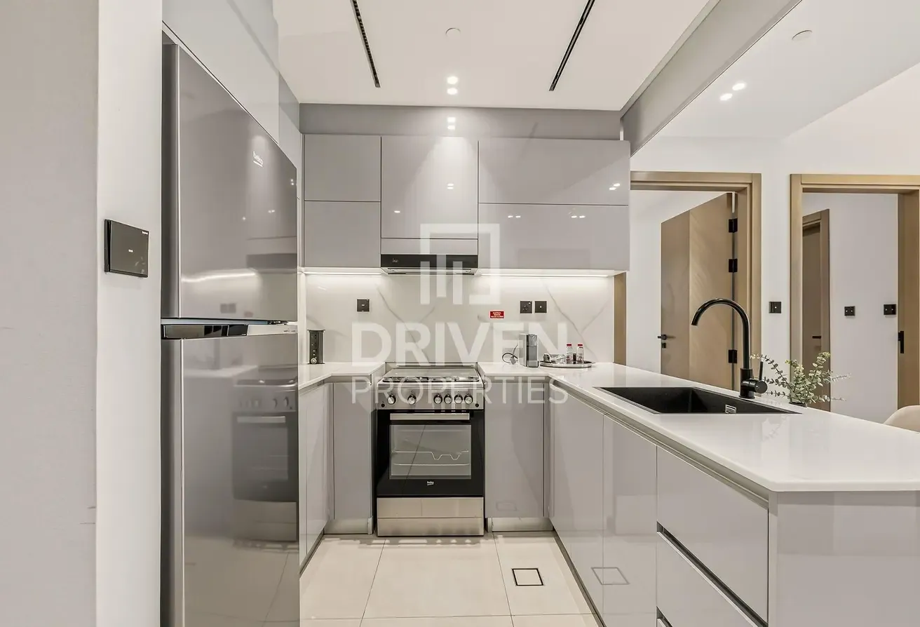 Canal Living | Fully Furnished | Vacant | Jacuzzi