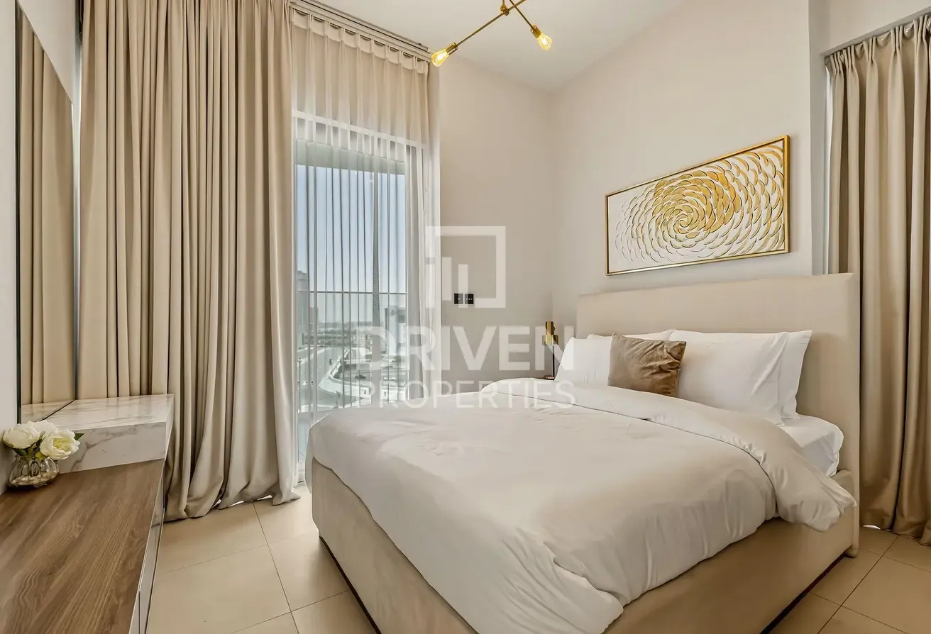 Canal Living | Fully Furnished | Vacant | Jacuzzi