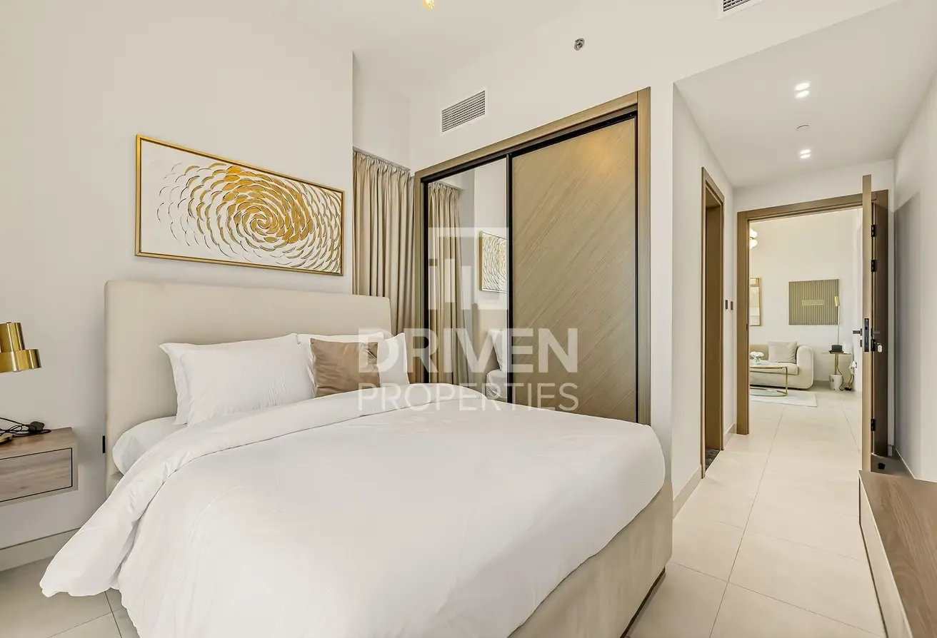 Canal Living | Fully Furnished | Vacant | Jacuzzi